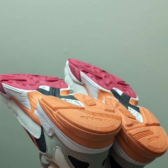 Adidas Cream Sneakers with Pink and Orange Highlights - Picture 4 of 7